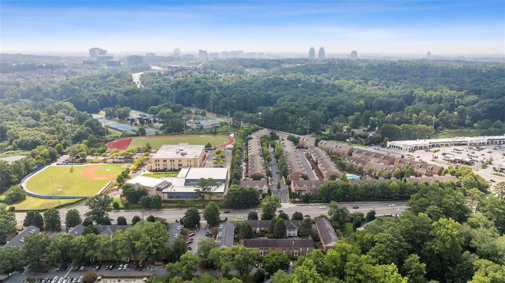 6700 Roswell Road Unit 32g, Atlanta, Georgia 30328, 2 Bedrooms Bedrooms, ,2 BathroomsBathrooms,Residential,Sold,6700 Roswell Road Unit 32g,7434952
