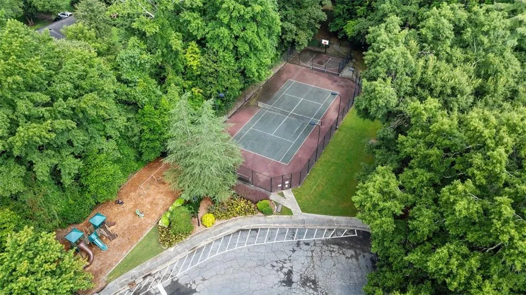 6700 Roswell Road Unit 32g, Atlanta, Georgia 30328, 2 Bedrooms Bedrooms, ,2 BathroomsBathrooms,Residential,Sold,6700 Roswell Road Unit 32g,7434952