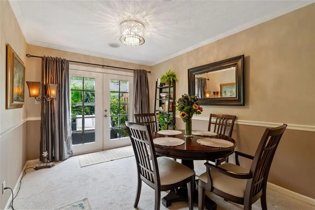 6700 Roswell Road Unit 32g, Atlanta, Georgia 30328, 2 Bedrooms Bedrooms, ,2 BathroomsBathrooms,Residential,Sold,6700 Roswell Road Unit 32g,7434952