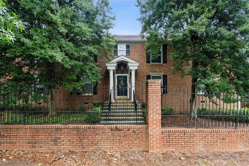 6700 Roswell Road Unit 32g, Atlanta, Georgia 30328, 2 Bedrooms Bedrooms, ,2 BathroomsBathrooms,Residential,Sold,6700 Roswell Road Unit 32g,7434952