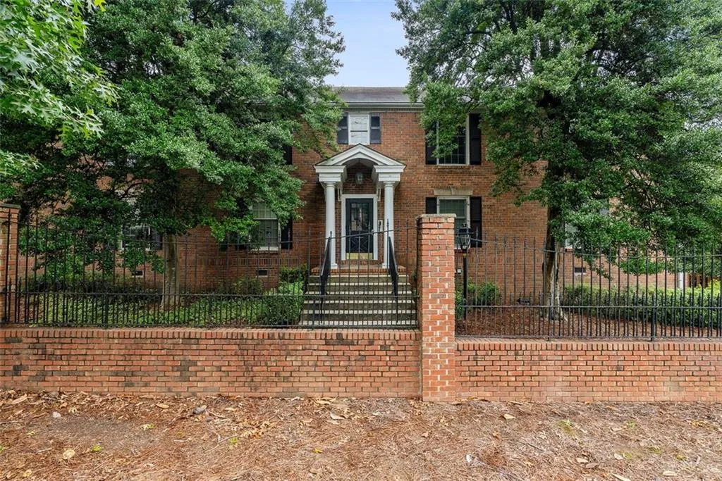 6700 Roswell Road Unit 32g, Atlanta, Georgia 30328, 2 Bedrooms Bedrooms, ,2 BathroomsBathrooms,Residential,Sold,6700 Roswell Road Unit 32g,7434952