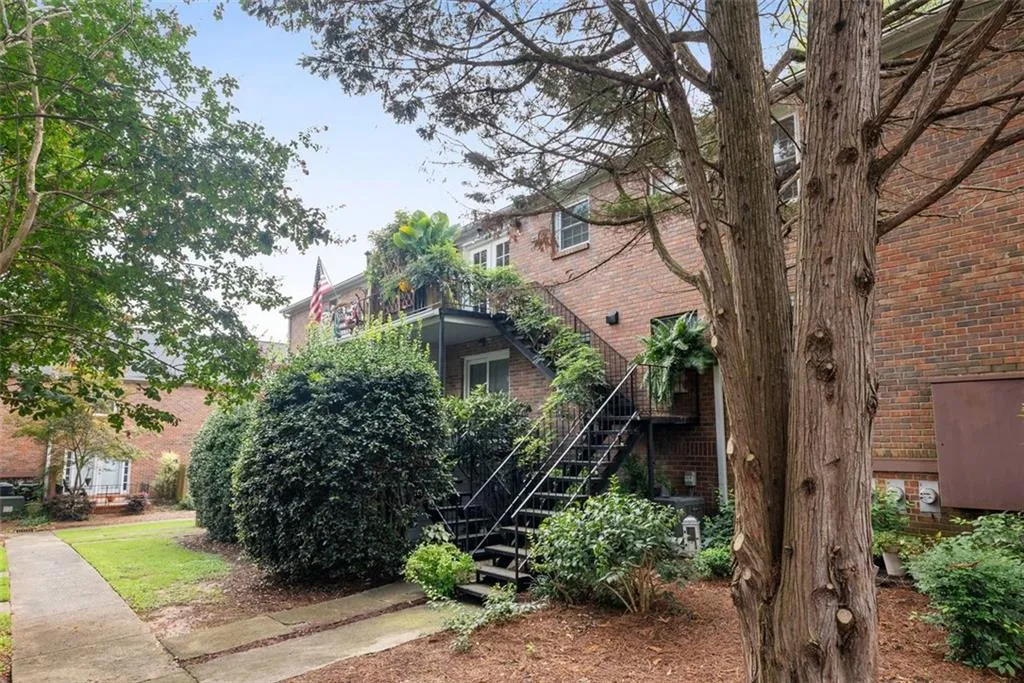 6700 Roswell Road Unit 32g, Atlanta, Georgia 30328, 2 Bedrooms Bedrooms, ,2 BathroomsBathrooms,Residential,Sold,6700 Roswell Road Unit 32g,7434952