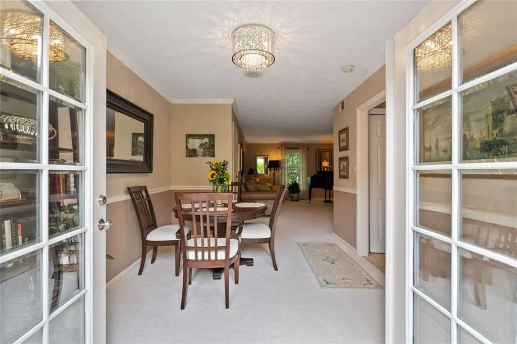 6700 Roswell Road Unit 32g, Atlanta, Georgia 30328, 2 Bedrooms Bedrooms, ,2 BathroomsBathrooms,Residential,Sold,6700 Roswell Road Unit 32g,7434952
