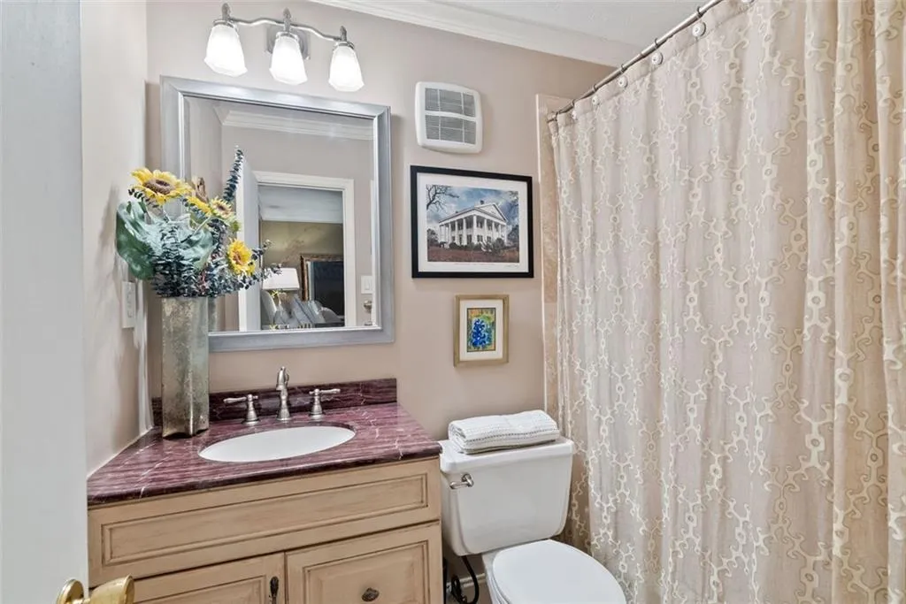 6700 Roswell Road Unit 32g, Atlanta, Georgia 30328, 2 Bedrooms Bedrooms, ,2 BathroomsBathrooms,Residential,Sold,6700 Roswell Road Unit 32g,7434952
