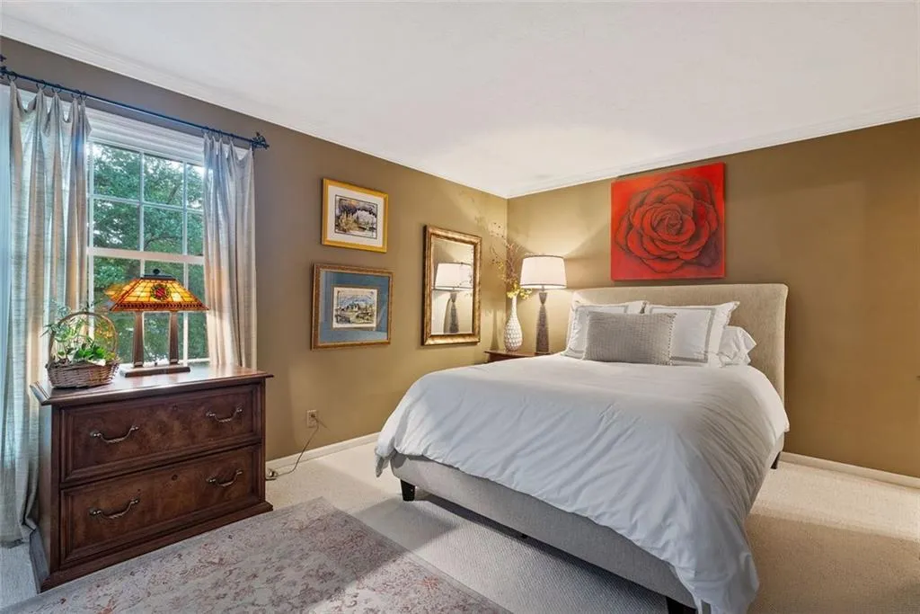 6700 Roswell Road Unit 32g, Atlanta, Georgia 30328, 2 Bedrooms Bedrooms, ,2 BathroomsBathrooms,Residential,Sold,6700 Roswell Road Unit 32g,7434952