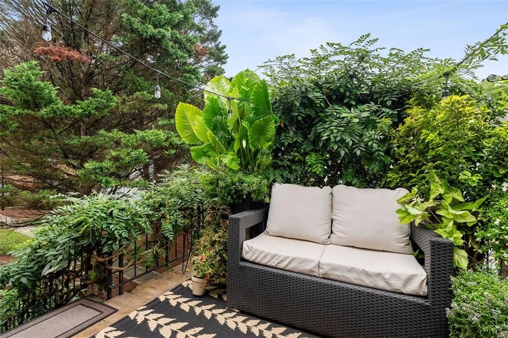 6700 Roswell Road Unit 32g, Atlanta, Georgia 30328, 2 Bedrooms Bedrooms, ,2 BathroomsBathrooms,Residential,Sold,6700 Roswell Road Unit 32g,7434952