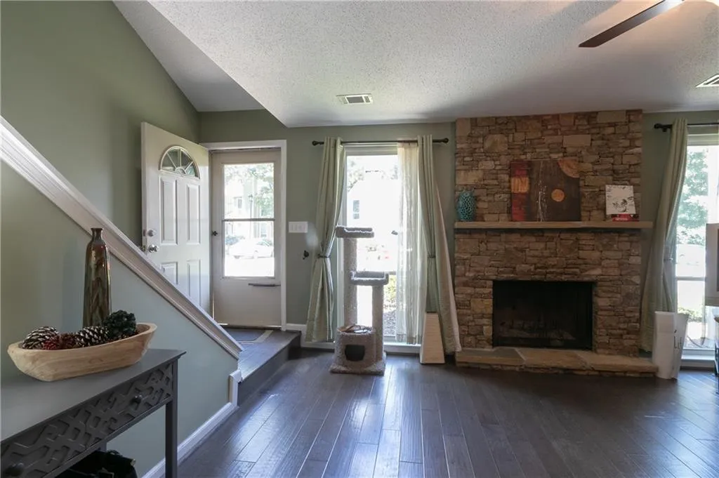1136 Riverbend Club Drive Se Unit 136, Atlanta, Georgia 30339, 2 Bedrooms Bedrooms, ,2 BathroomsBathrooms,Residential,Sold,1136 Riverbend Club Drive Se Unit 136,6029267
