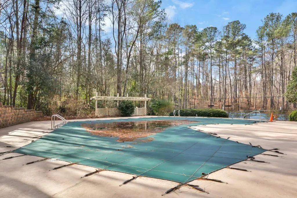 410 Woodcliff Drive, Sandy Springs, Georgia 30350, 2 Bedrooms Bedrooms, ,1 BathroomBathrooms,Residential,Sold,410 Woodcliff Drive,6121300