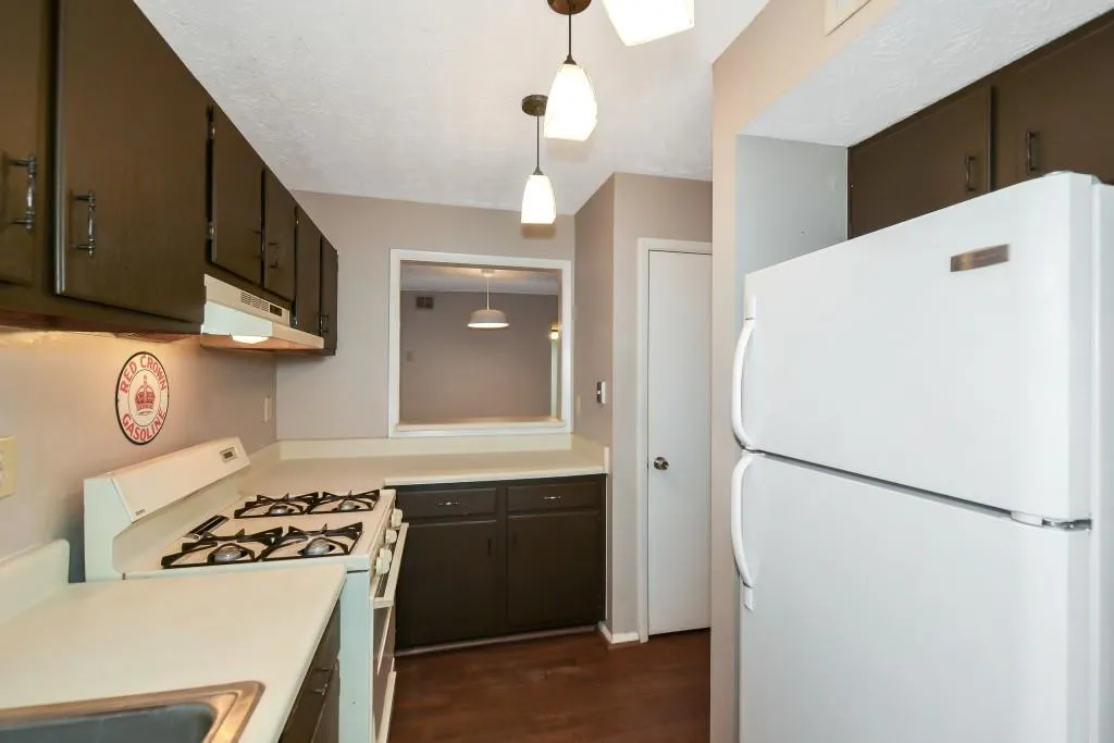 410 Woodcliff Drive, Sandy Springs, Georgia 30350, 2 Bedrooms Bedrooms, ,1 BathroomBathrooms,Residential,Sold,410 Woodcliff Drive,6121300