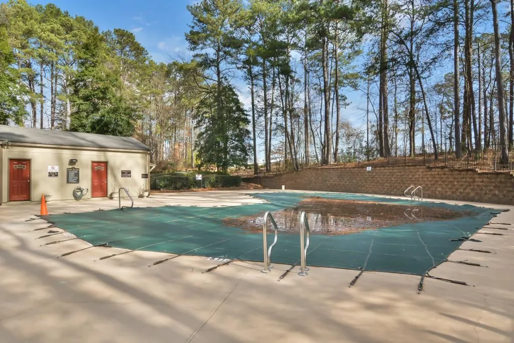 410 Woodcliff Drive, Sandy Springs, Georgia 30350, 2 Bedrooms Bedrooms, ,1 BathroomBathrooms,Residential,Sold,410 Woodcliff Drive,6121300