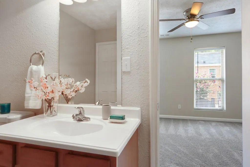 245 Winding River Drive Unit G, Sandy Springs, Georgia 30350, 2 Bedrooms Bedrooms, ,1 BathroomBathrooms,Residential,Sold,245 Winding River Drive Unit G,6050682