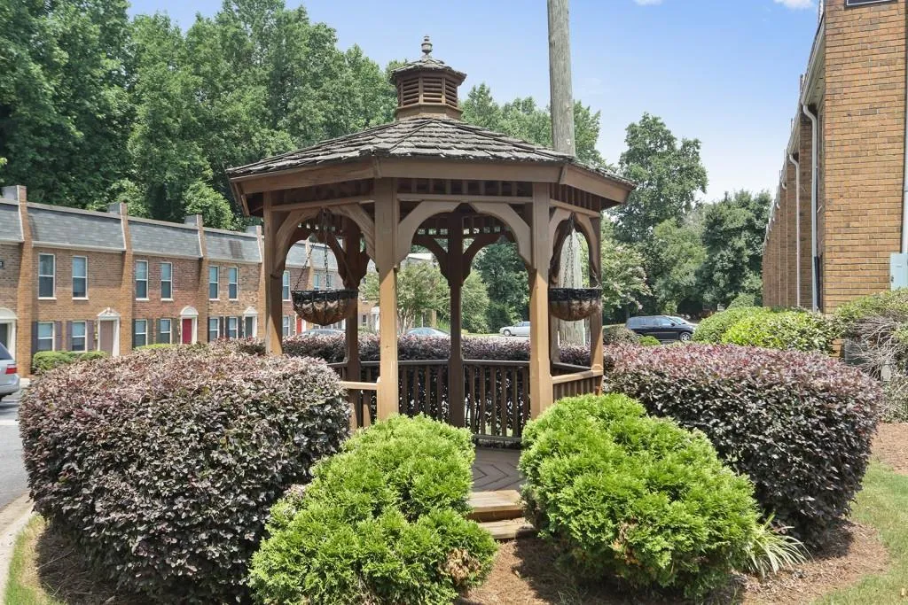 245 Winding River Drive Unit G, Sandy Springs, Georgia 30350, 2 Bedrooms Bedrooms, ,1 BathroomBathrooms,Residential,Sold,245 Winding River Drive Unit G,6050682