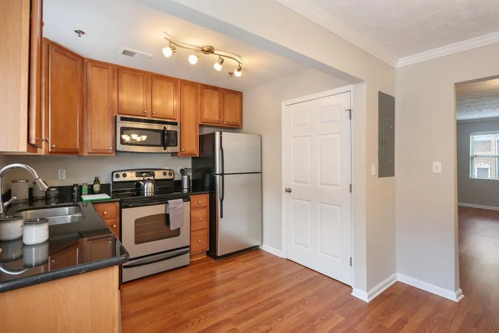 245 Winding River Drive Unit G, Sandy Springs, Georgia 30350, 2 Bedrooms Bedrooms, ,1 BathroomBathrooms,Residential,Sold,245 Winding River Drive Unit G,6050682