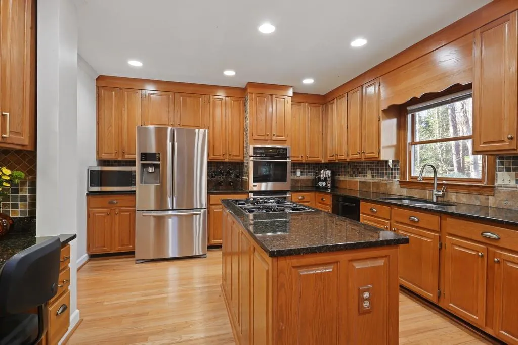 690 Mabry Road, Sandy Springs, Georgia 30328, 4 Bedrooms Bedrooms, ,3 BathroomsBathrooms,Residential,Sold,690 Mabry Road,6675695