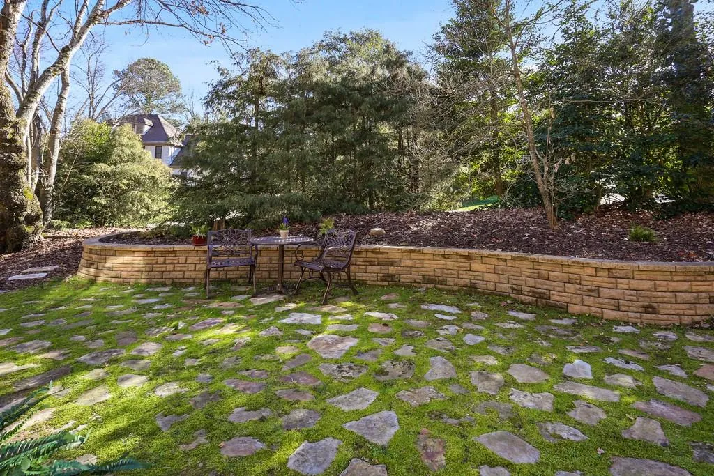690 Mabry Road, Sandy Springs, Georgia 30328, 4 Bedrooms Bedrooms, ,3 BathroomsBathrooms,Residential,Sold,690 Mabry Road,6675695