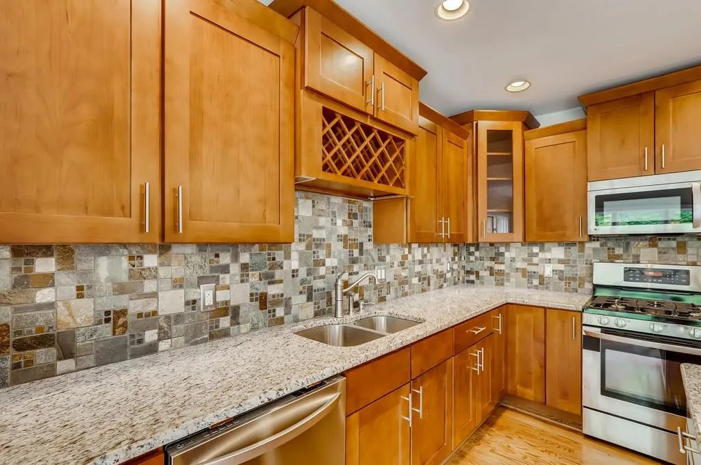 11 Westfair Court Unit 11, Sandy Springs, Georgia 30328, 3 Bedrooms Bedrooms, ,2 BathroomsBathrooms,Residential,Sold,11 Westfair Court Unit 11,6750293