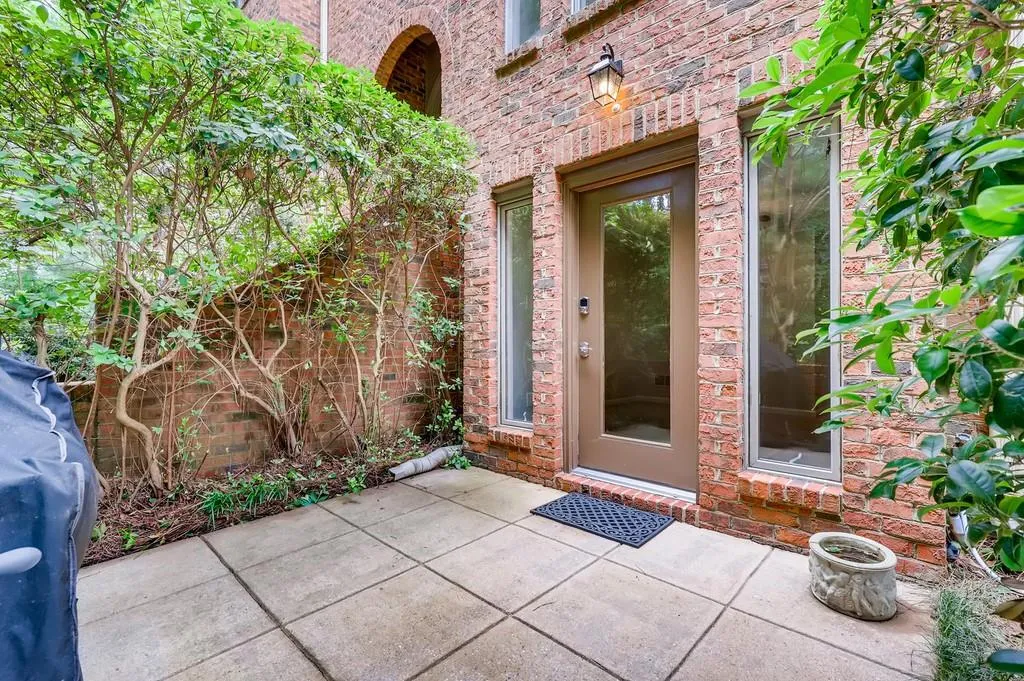11 Westfair Court Unit 11, Sandy Springs, Georgia 30328, 3 Bedrooms Bedrooms, ,2 BathroomsBathrooms,Residential,Sold,11 Westfair Court Unit 11,6750293