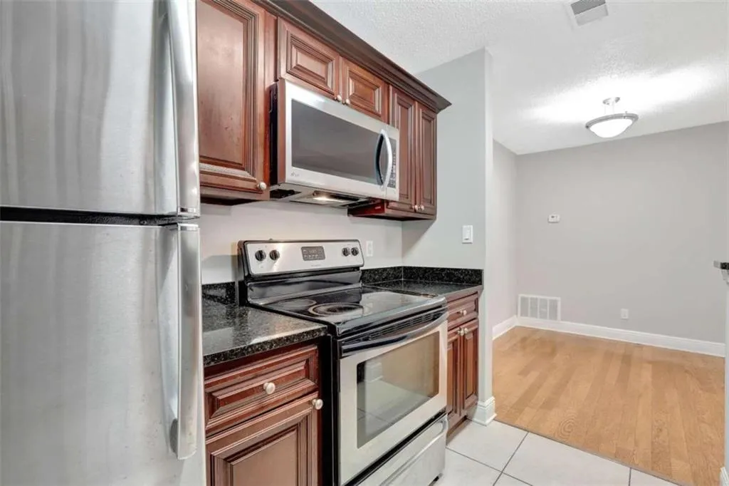 6209 Santa Fe Parkway, Sandy Springs, Georgia 30350, 2 Bedrooms Bedrooms, ,2 BathroomsBathrooms,Residential,Sold,6209 Santa Fe Parkway,7434822