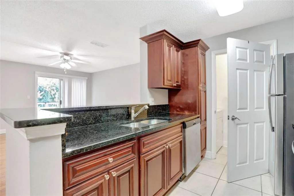 6209 Santa Fe Parkway, Sandy Springs, Georgia 30350, 2 Bedrooms Bedrooms, ,2 BathroomsBathrooms,Residential,Sold,6209 Santa Fe Parkway,7434822