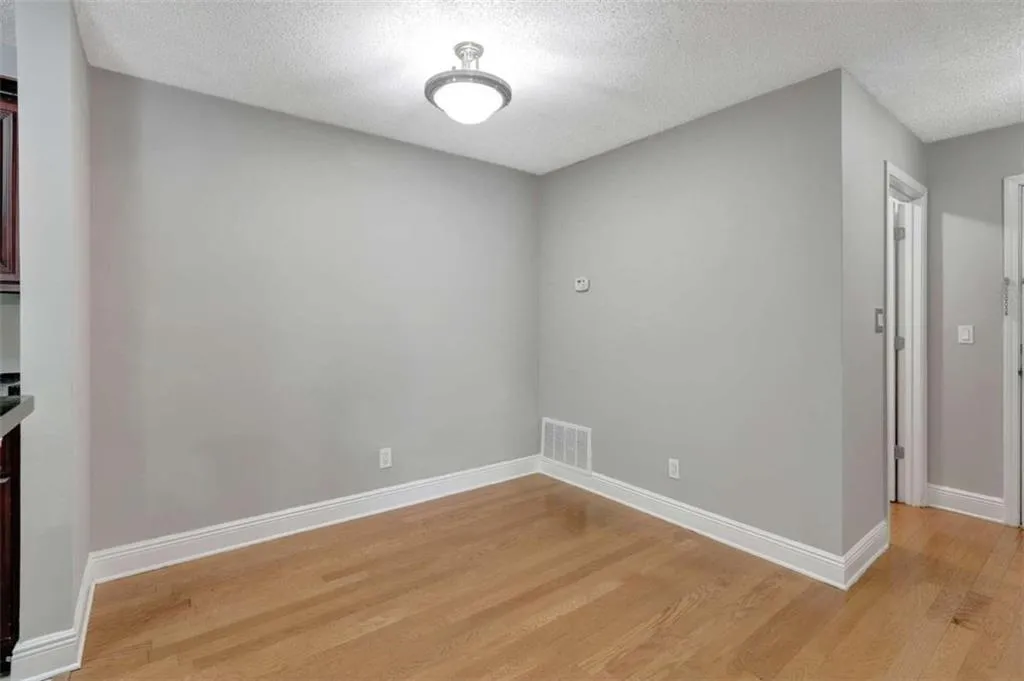 6209 Santa Fe Parkway, Sandy Springs, Georgia 30350, 2 Bedrooms Bedrooms, ,2 BathroomsBathrooms,Residential,Sold,6209 Santa Fe Parkway,7434822