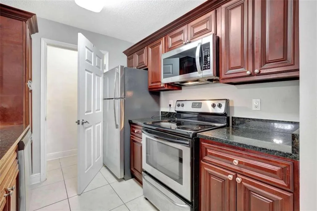 6209 Santa Fe Parkway, Sandy Springs, Georgia 30350, 2 Bedrooms Bedrooms, ,2 BathroomsBathrooms,Residential,Sold,6209 Santa Fe Parkway,7434822