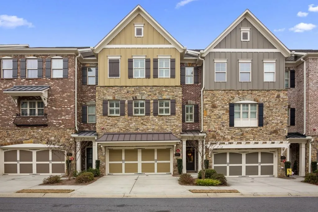 969 Thibideau Court, Atlanta, Georgia 30328, 3 Bedrooms Bedrooms, ,3 BathroomsBathrooms,Residential,Sold,969 Thibideau Court,6676001