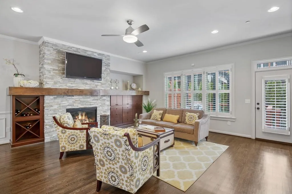 969 Thibideau Court, Atlanta, Georgia 30328, 3 Bedrooms Bedrooms, ,3 BathroomsBathrooms,Residential,Sold,969 Thibideau Court,6676001