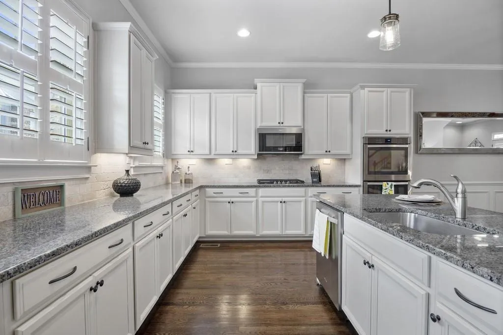 969 Thibideau Court, Atlanta, Georgia 30328, 3 Bedrooms Bedrooms, ,3 BathroomsBathrooms,Residential,Sold,969 Thibideau Court,6676001