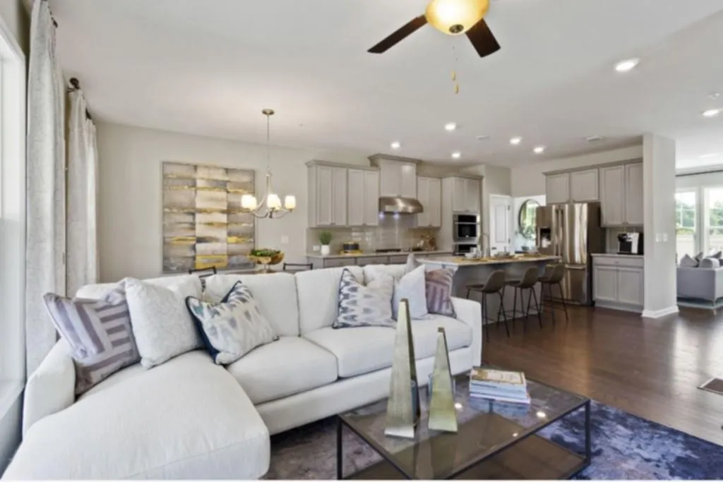 373 Provenance Drive, Sandy Springs, Georgia 30328, 4 Bedrooms Bedrooms, ,3 BathroomsBathrooms,Residential,Sold,373 Provenance Drive,6628478