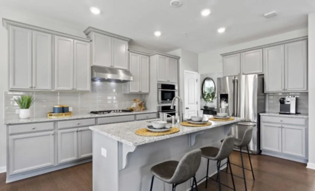 373 Provenance Drive, Sandy Springs, Georgia 30328, 4 Bedrooms Bedrooms, ,3 BathroomsBathrooms,Residential,Sold,373 Provenance Drive,6628478