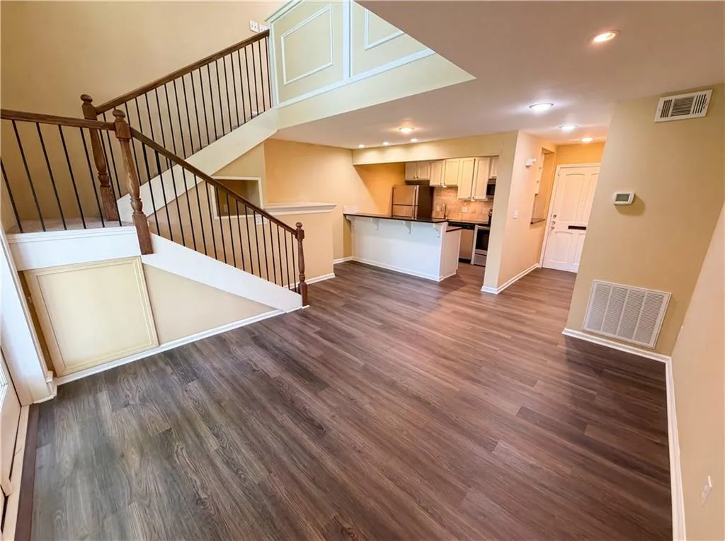 27 Chaumont Square Nw, Atlanta, Georgia 30327, 1 Bedroom Bedrooms, 0 ,1 BathroomBathrooms,Residential,For Sale,27 Chaumont Square Nw,7791353