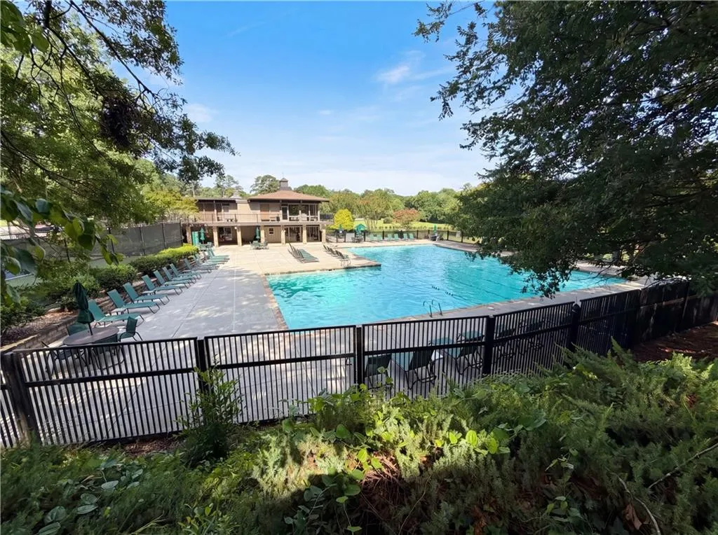 27 Chaumont Square Nw, Atlanta, Georgia 30327, 1 Bedroom Bedrooms, 0 ,1 BathroomBathrooms,Residential,For Sale,27 Chaumont Square Nw,7791353