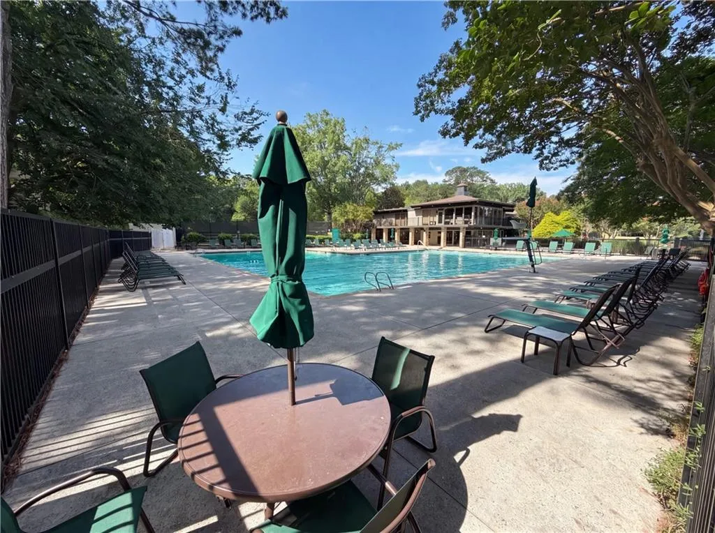 27 Chaumont Square Nw, Atlanta, Georgia 30327, 1 Bedroom Bedrooms, 0 ,1 BathroomBathrooms,Residential,For Sale,27 Chaumont Square Nw,7791353