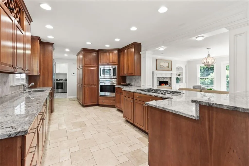 View from kitchen to the family room