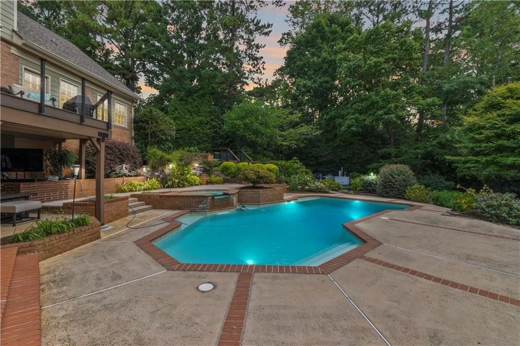 Thoughtful layout with plenty of room for patio furniture