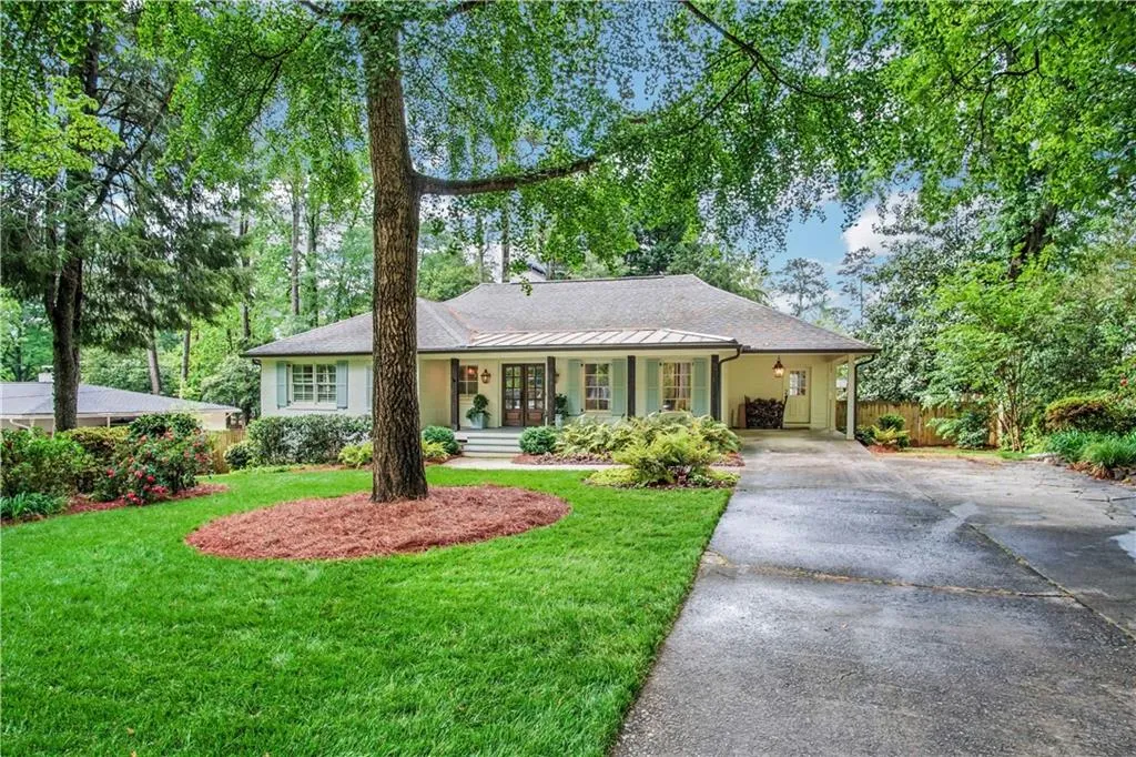 459 Carolwood Lane, Atlanta, Georgia 30342, 4 Bedrooms Bedrooms, ,3 BathroomsBathrooms,Residential,Sold,459 Carolwood Lane,6721092