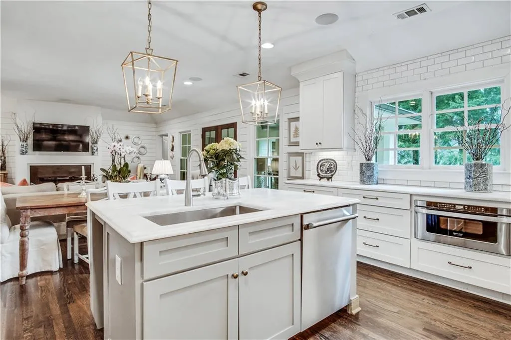 459 Carolwood Lane, Atlanta, Georgia 30342, 4 Bedrooms Bedrooms, ,3 BathroomsBathrooms,Residential,Sold,459 Carolwood Lane,6721092