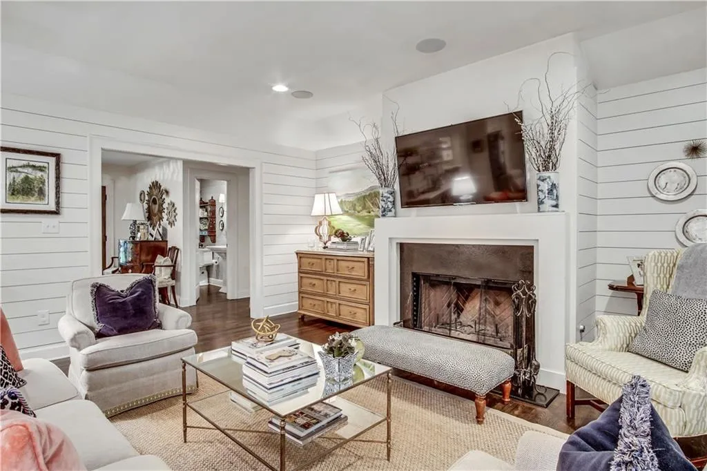 459 Carolwood Lane, Atlanta, Georgia 30342, 4 Bedrooms Bedrooms, ,3 BathroomsBathrooms,Residential,Sold,459 Carolwood Lane,6721092