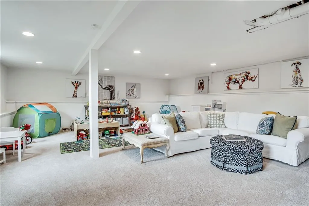 459 Carolwood Lane, Atlanta, Georgia 30342, 4 Bedrooms Bedrooms, ,3 BathroomsBathrooms,Residential,Sold,459 Carolwood Lane,6721092