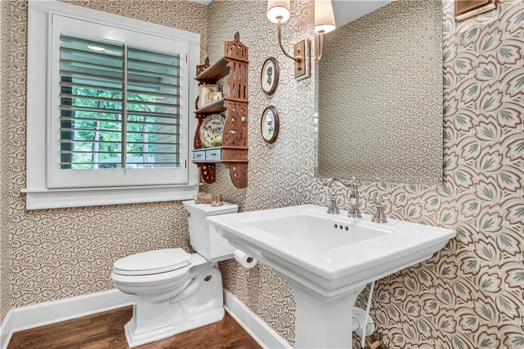 459 Carolwood Lane, Atlanta, Georgia 30342, 4 Bedrooms Bedrooms, ,3 BathroomsBathrooms,Residential,Sold,459 Carolwood Lane,6721092