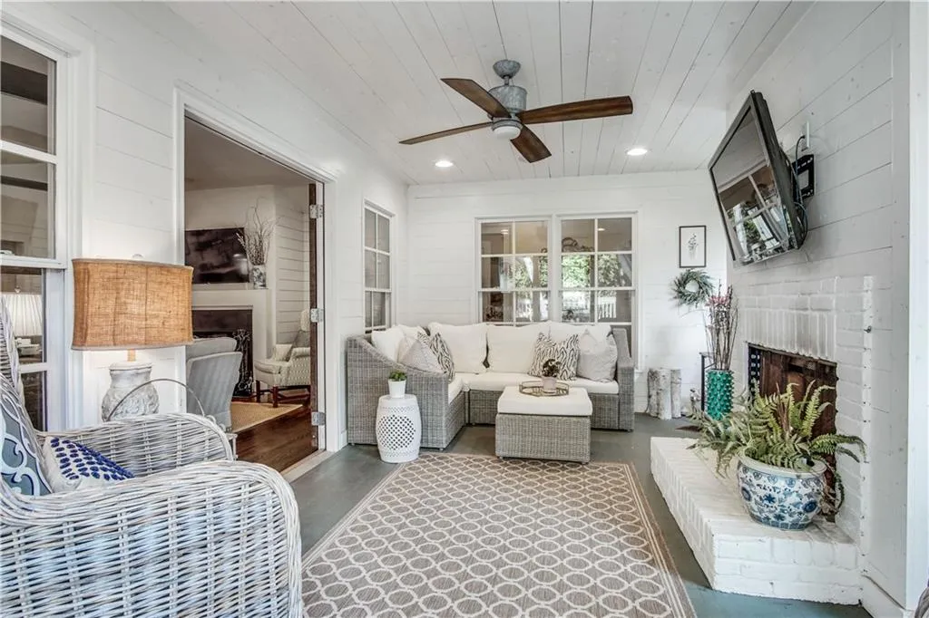 459 Carolwood Lane, Atlanta, Georgia 30342, 4 Bedrooms Bedrooms, ,3 BathroomsBathrooms,Residential,Sold,459 Carolwood Lane,6721092