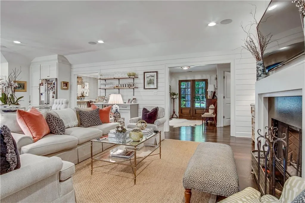 459 Carolwood Lane, Atlanta, Georgia 30342, 4 Bedrooms Bedrooms, ,3 BathroomsBathrooms,Residential,Sold,459 Carolwood Lane,6721092