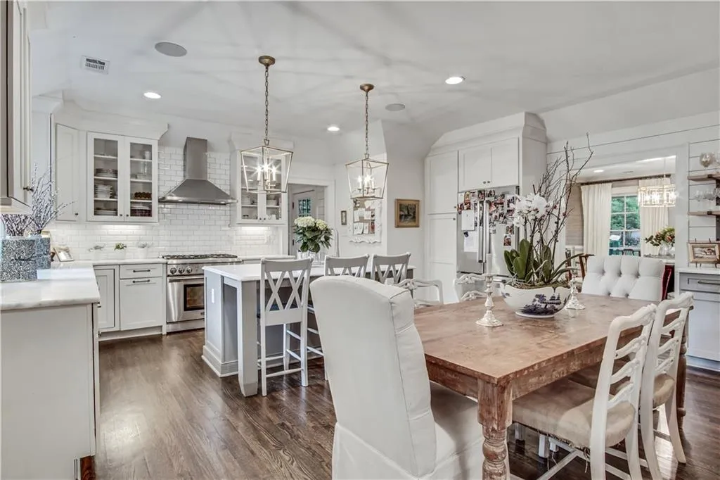 459 Carolwood Lane, Atlanta, Georgia 30342, 4 Bedrooms Bedrooms, ,3 BathroomsBathrooms,Residential,Sold,459 Carolwood Lane,6721092