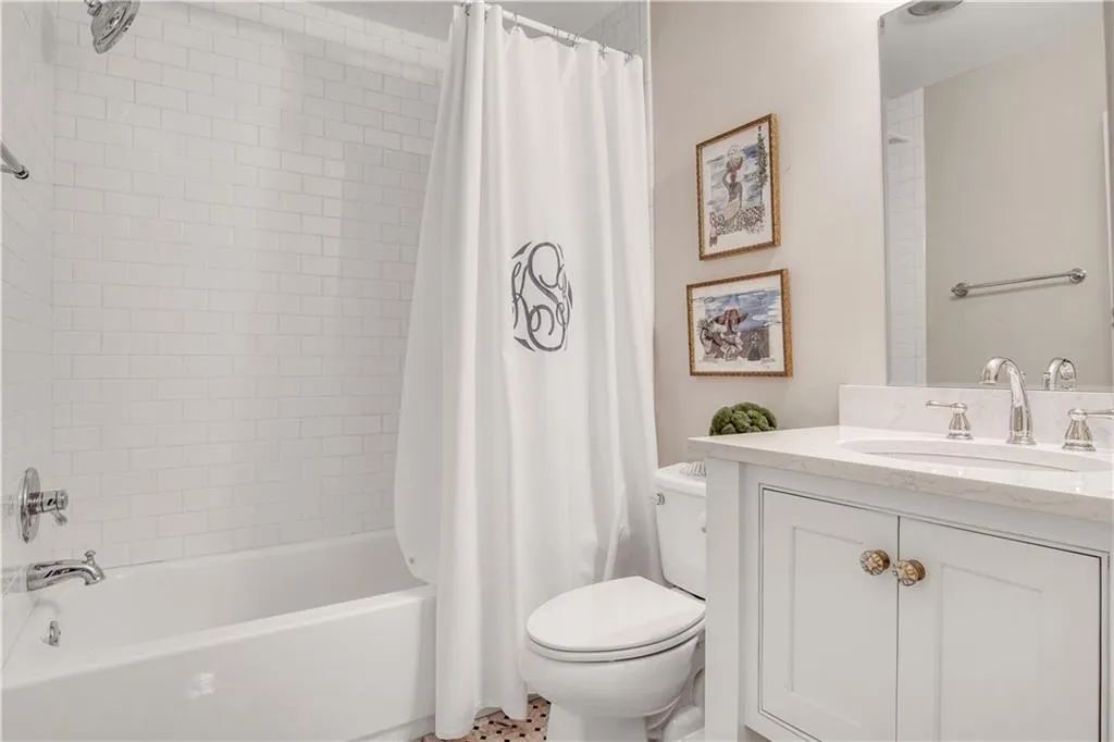 459 Carolwood Lane, Atlanta, Georgia 30342, 4 Bedrooms Bedrooms, ,3 BathroomsBathrooms,Residential,Sold,459 Carolwood Lane,6721092