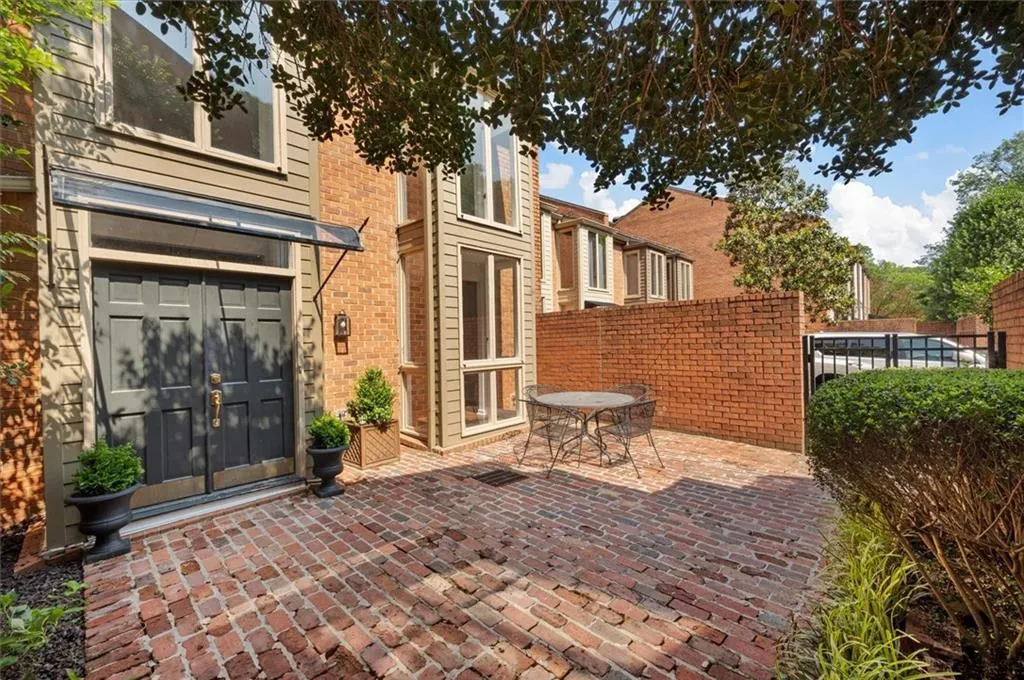 49 Willow Glen Ne, Atlanta, Georgia 30342, 4 Bedrooms Bedrooms, ,4 BathroomsBathrooms,Residential,Sold,49 Willow Glen Ne,7219076