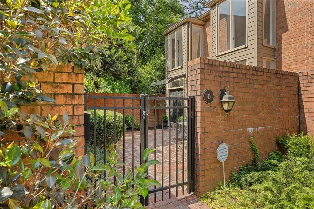 49 Willow Glen Ne, Atlanta, Georgia 30342, 4 Bedrooms Bedrooms, ,4 BathroomsBathrooms,Residential,Sold,49 Willow Glen Ne,7219076