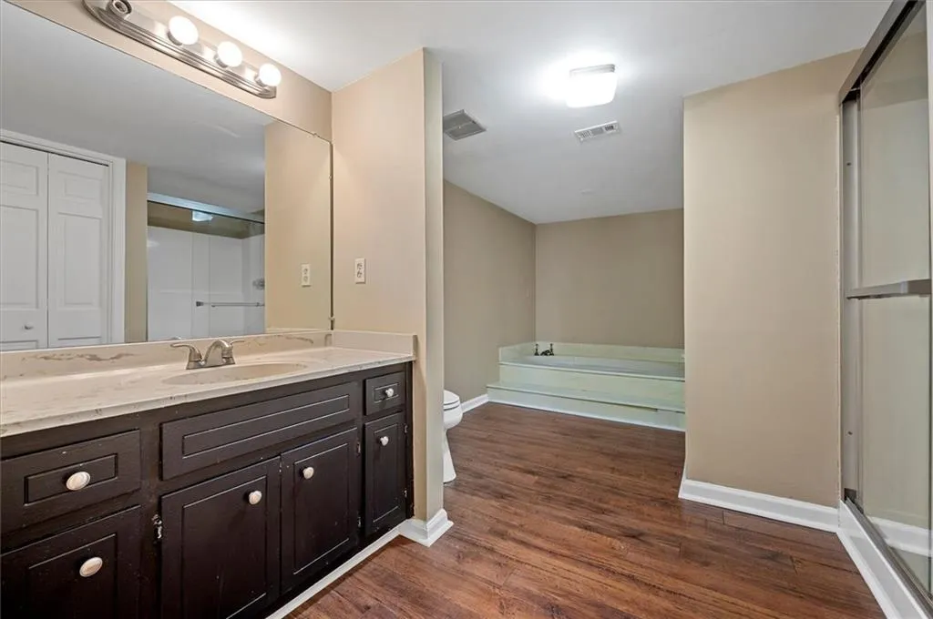 49 Willow Glen Ne, Atlanta, Georgia 30342, 4 Bedrooms Bedrooms, ,4 BathroomsBathrooms,Residential,Sold,49 Willow Glen Ne,7219076