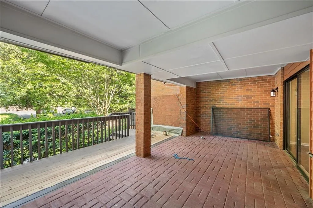 49 Willow Glen Ne, Atlanta, Georgia 30342, 4 Bedrooms Bedrooms, ,4 BathroomsBathrooms,Residential,Sold,49 Willow Glen Ne,7219076