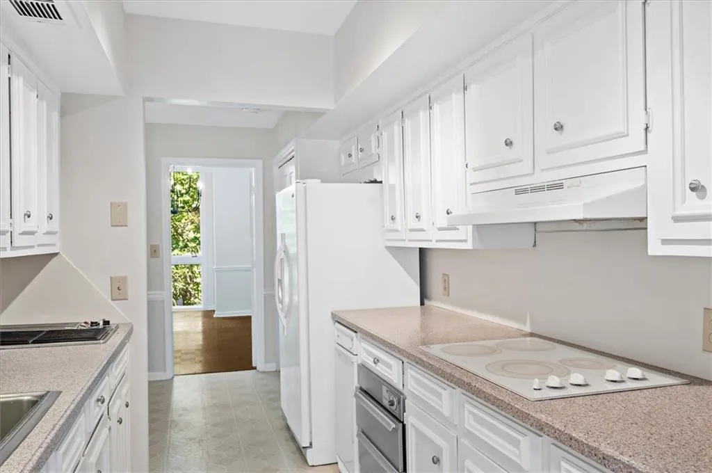 49 Willow Glen Ne, Atlanta, Georgia 30342, 4 Bedrooms Bedrooms, ,4 BathroomsBathrooms,Residential,Sold,49 Willow Glen Ne,7219076