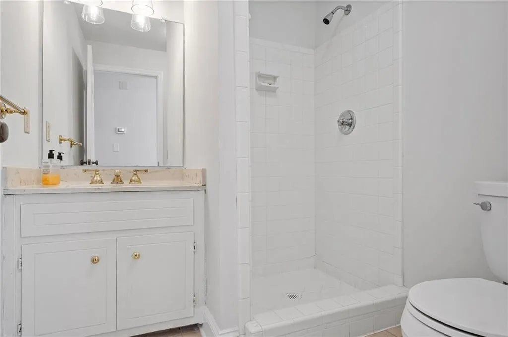 49 Willow Glen Ne, Atlanta, Georgia 30342, 4 Bedrooms Bedrooms, ,4 BathroomsBathrooms,Residential,Sold,49 Willow Glen Ne,7219076